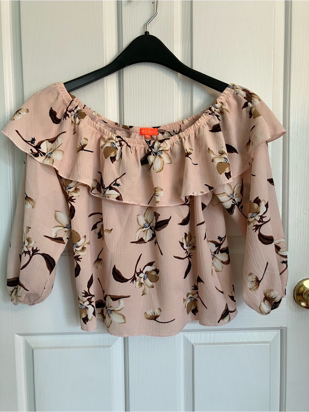 Ruffled Off-Shoulder Floral Blouse in Blush Pink